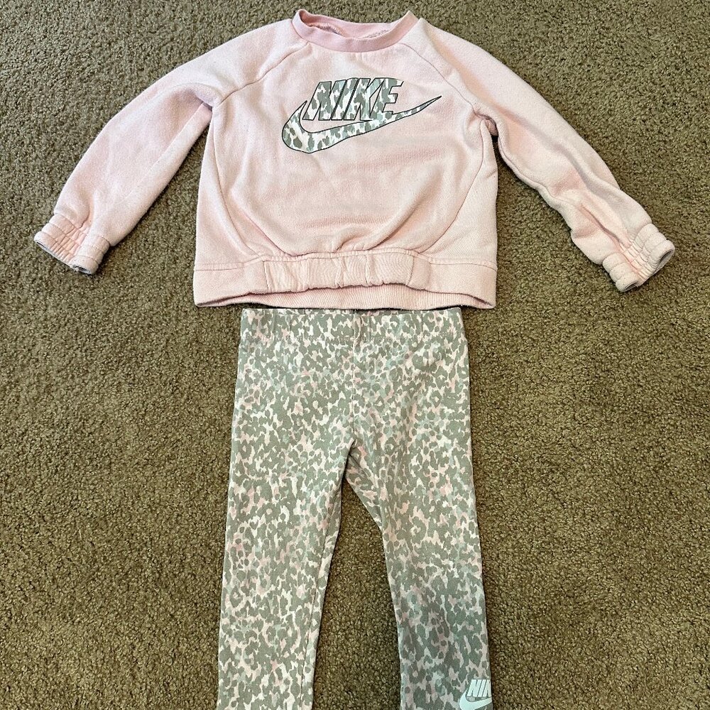 Nike Girls Outfit - Size 2T